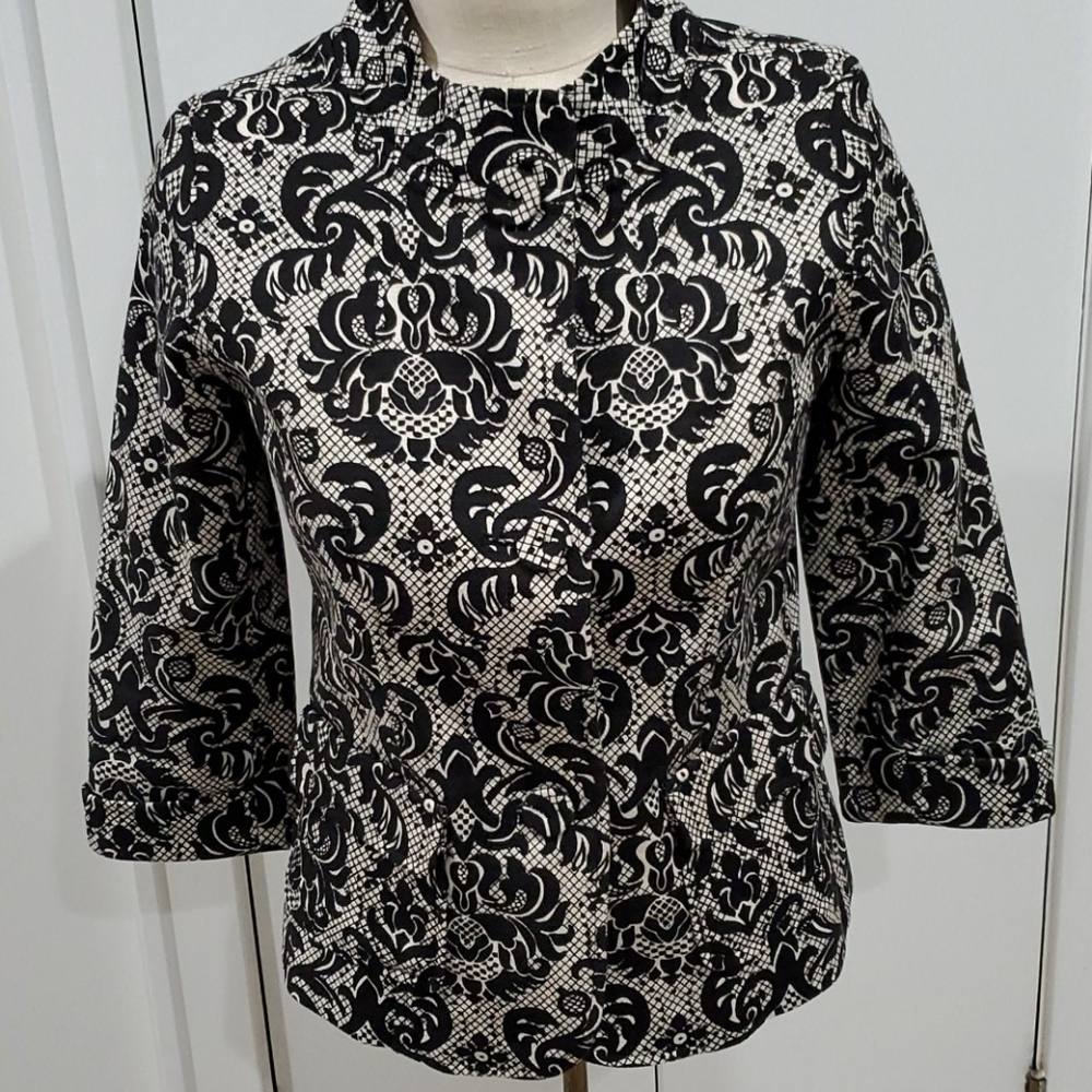Talbots 4P Petite Jacket – Damask Pattern, Classic Fit, Timeless Style
